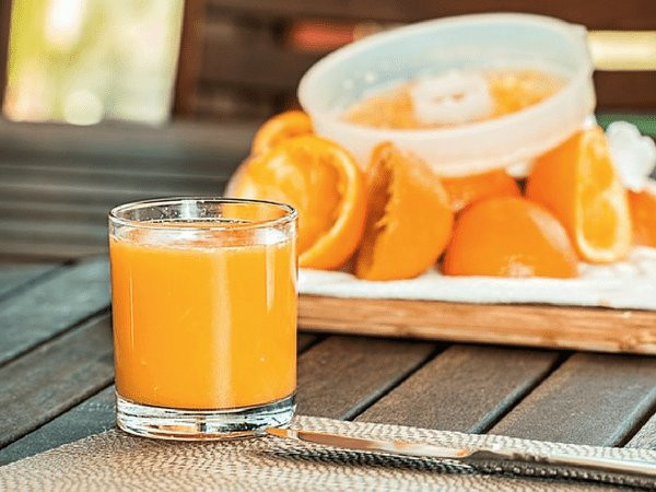 4. Nước cam: Cam có hàm lượng vitamin C cao, điều này làm cho cơ thể bạn khỏe mạnh hơn. Ảnh: Boldsky.