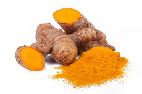 Bột nghệ đã được sử dụng gần 5.000 năm, cùng với các chất tẩy da như sữa hoặc nước hoa màu cam, để tẩy đi vết thâm đen trên mặt và cải thiện da sáng hơn. Ảnh: Wonderslist.