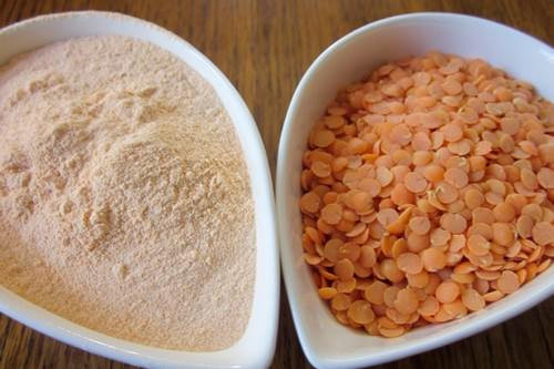 Người Ấn Độ cổ xưa thường dùng bột đậu lăng đỏ trong các công thức dưỡng da mềm mại và hạn chế rụng tóc. Ảnh: Wonderslist.