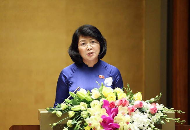 Bà Đặng Thị Ngọc Thịnh sinh năm 1959, quê ở huyện Duy Xuyên, tỉnh Quảng Nam. Bà Thịnh là Ủy viên Trung ương Đảng dự khuyết khóa X, Ủy viên Trung ương 2 khóa XI và XII. Bà cũng là đại biểu Quốc hội các khóa XI, XIII, XIV. Tại Đại hội XII của Đảng (tháng 1/2016), sau khi được bầu vào Ban Chấp hành Trung ương khóa XII, bà Thịnh được Quốc hội bầu làm Phó chủ tịch nước. Trong nhiệm kỳ Phó chủ tịch nước của mình, có 1 tháng (23/9/2018 - 23/10/2018) bà Thịnh giữ quyền Chủ tịch nước.