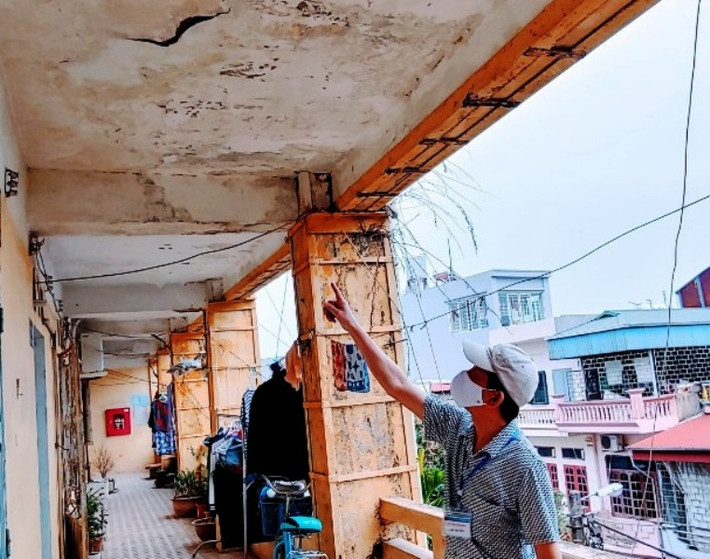 Theo tìm hiểu của PV Tri thức và Cuộc sống, trong số 80 hộ dân sinh sống tại khu tập thể B4, đa phần các hộ dân ở đây đều thuộc diện khó khan, hoàn cảnh neo đơn, hộ cận nghèo, hộ nghèo…
