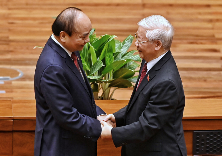Song dưới sự lãnh đạo đúng đắn của Đảng, điều hành quyết liệt, sát sao của Chính phủ, sự phối hợp và giám sát chặt chẽ của Quốc hội và sự đoàn kết, đồng lòng và quyết tâm của cả hệ thống chính trị, sự ủng hộ của Nhân dân, nước ta đã đạt được nhiều thành tựu quan trọng, toàn diện trên mọi lĩnh vực, trở thành điểm sáng của khu vực và thế giới trong thực hiện “mục tiêu kép”, được bạn bè quốc tế đánh giá cao. Ảnh: VGP