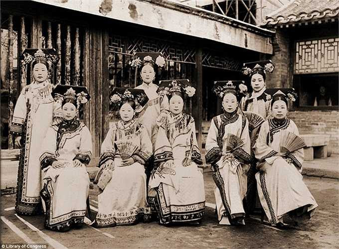 Vẻ đẹp của những giai nhân sống trong hoàng cung vào cuối thời nhà Thanh.