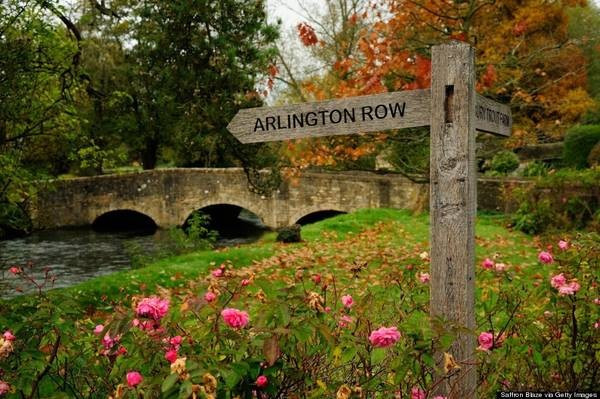 Vẻ đẹp của làng Bibury đã được rất nhiều đạo diễn đưa vào các tác phẩm điện ảnh, đặc biệt nhất là trở thành bối cảnh làng quê trong hai bộ phim “Stardust” và “Nhật ký tiểu thư Jones”. Ảnh: Huffingtonpost.com