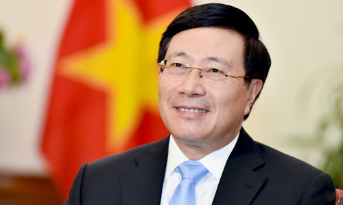 Ông sinh ngày 26/3/1959. Quê quán xã Liên Minh, huyện Vụ Bản, tỉnh Nam Định. Ông có trình độ cao cấp lý luận chính trị; Thạc sĩ Luật pháp và Ngoại giao.