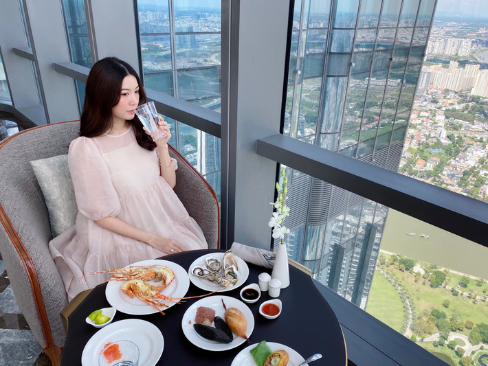 Á hậu Thuý Vân ngày càng rạng rỡ kể từ khi kết hôn.