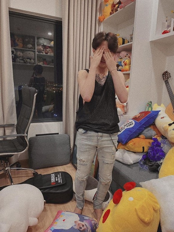 Hình ảnh Jack khoe căn phòng ngập quà.