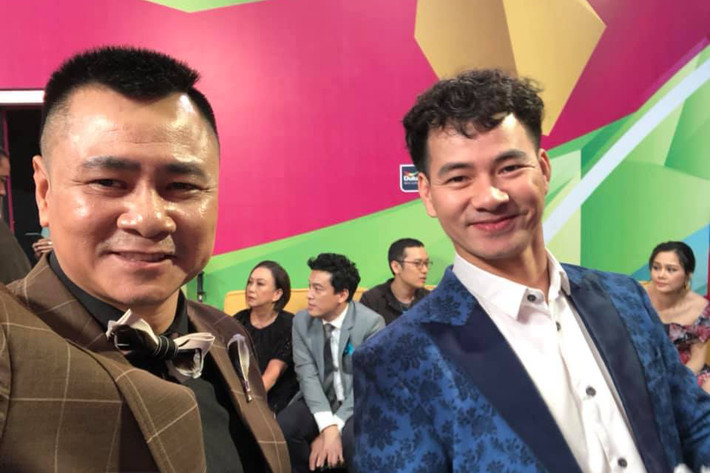 NSND Tự Long chia sẻ loạt ảnh hậu trường bên Xuân Bắc, Trấn Thành tại 'Ơn giời cậu đây rồi'.