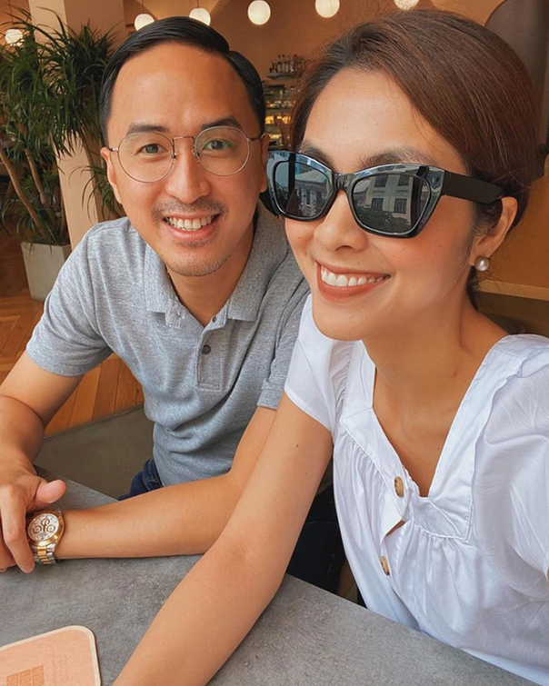 Hà Tăng và ông xã Louis Nguyễn 'trốn các con' để có buổi hẹn hò ăn trưa cực tình cảm. "Lunch with my hubby (Ăn trưa với ông xã)', Hà Tăng bày tỏ.