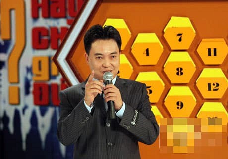 Sau khi nói lời chia tay với chương trình "Hãy chọn giá đúng", Lưu Minh Vũ chuyển sang làm công tác quản lý. Anh đảm nhận chức phó trưởng phòng trò chơi và gặp gỡ 1 VTV3 của Đài truyền hình Việt Nam.