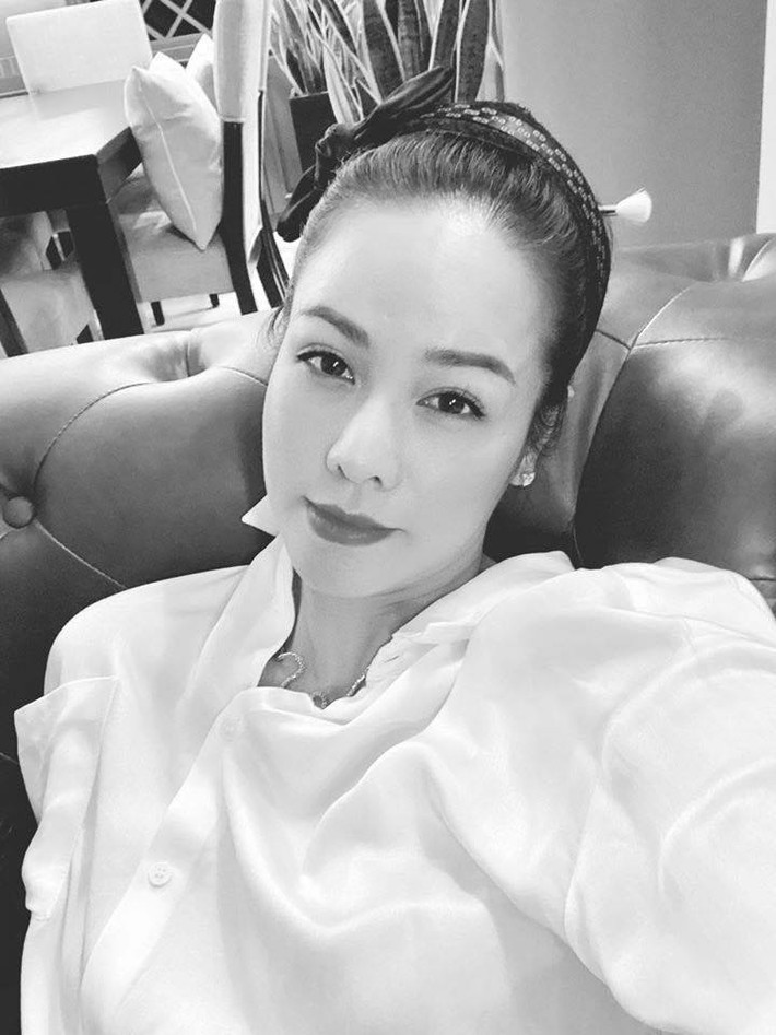 Sao Việt ngày 12/6: Nhật Kim Anh chia sẻ bức ảnh đen trắng kèm dòng tâm trạng: "Đâu phải ai cũng có thể hiểu được câu chuyện của mình".