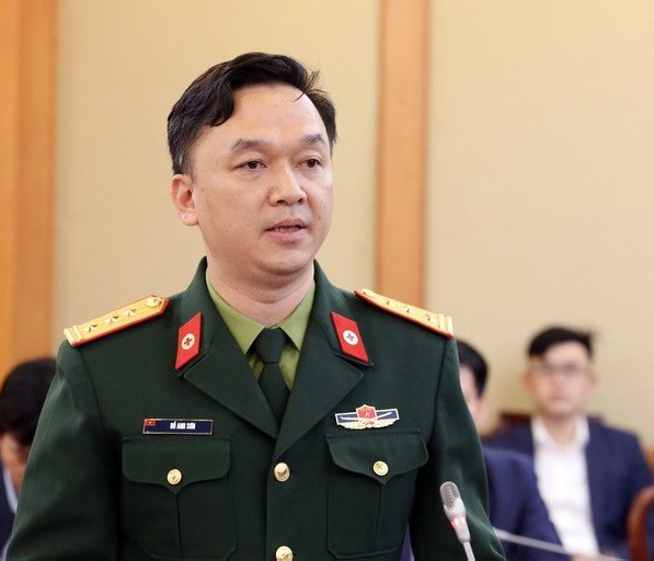 Khai trừ ra khỏi Đảng đối với: Thượng tá Hồ Anh Sơn - Bí thư Chi bộ, Phó Giám đốc Viện Nghiên cứu Y Dược học Quân sự; Đại tá Nguyễn Văn Hiệu - Phó Bí thư Chi bộ, Trưởng Phòng Trang bị, Vật tư, Học viện Quân y. Trước đó, thượng tá Hồ Anh Sơn đã bị Cơ quan Điều tra hình sự Bộ Quốc phòng khởi tố về tội “Tham ô tài sản” và tội “Lợi dụng chức vụ, quyền hạn trong khi thi hành công vụ”. Đại tá Nguyễn Văn Hiệu - Trưởng Phòng Trang bị, vật tư - Học viện Quân y bị khởi tố, bắt tạm giam về tội "Vi phạm quy định về đấu thầu, gây hậu quả nghiêm trọng".