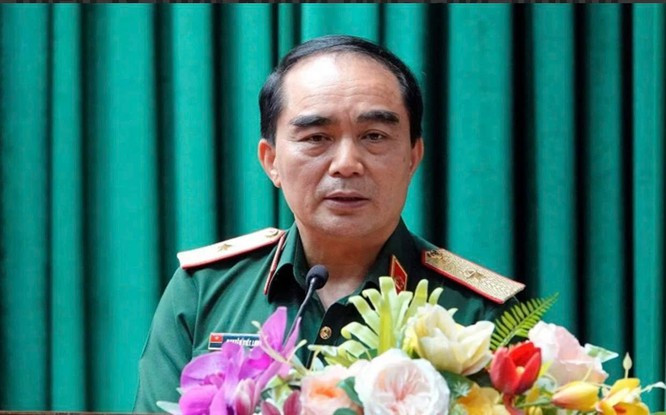 Trước đó, tại kỳ họp thứ 13, UBKT Trung ương đã quyết định thi hành kỷ luật cảnh cáo đối với Trung tướng Nguyễn Viết Lượng - Bí thư Đảng ủy, Chính ủy; Đại tá Nguyễn Tùng Linh - Đảng ủy viên Học viện, Bí thư Chi bộ, Trưởng Phòng Khoa học Quân sự; Thiếu tá Ngô Anh Tuấn - Phó Bí thư Chi bộ, Trưởng Phòng Tài chính; Thiếu tá Lê Trường Minh - Chi ủy viên, Trưởng Ban Hóa dược, Phòng Trang bị, Vật tư, Học viện Quân y.
