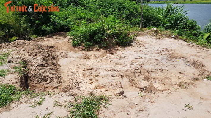 Đêm 8/2/2021, vợ chồng Năng mang giát giường, xăng, dụng cụ đào bới đưa xác anh Cường lên đốt. Khi lửa tắt, Năng mang phần tro cốt đã cháy hết đổ vào túi nilon, 2 cục, khúc xương chưa cháy hết mang đến chỗ đường vắng trong khu đô thị mới Tuệ Tĩnh rồi đập nhỏ, mang các túi đựng tro cốt, các mảnh xương vừa đập lên cầu Hàn (cùng ở TP Hải Dương) vứt xuống sông.