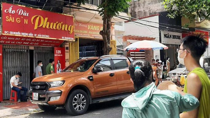 Theo cáo trạng, vợ chồng Cao Tài Năng thuê nhà số 126, đường Nguyễn Thượng Mẫn, phường Bình Hàn (TP Hải Dương) để mở cửa hiệu bán thuốc tân dược. Vợ chồng Cao Tài Năng có vay nợ của anh Cường tổng số tiền gần 7 tỷ 225 triệu đồng. Vợ chồng Năng đã trả anh Cường được gần 4 tỷ 249 triệu đồng, còn nợ hơn 2 tỷ 976 triệu đồng. Sau đó, anh Cường yêu cầu Năng phải trả số tiền còn nợ. Do không có tiền trả nên Năng xin khất nợ nhưng anh Cường không đồng ý và yêu cầu phải trả.