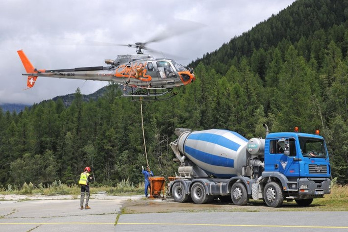 Công ty Airbus cho biết hiện tại, H125 là máy bay trực thăng thực thi hạng nhẹ được Cơ quan Hải quan và Bảo vệ Biên giới Mỹ sử dụng, với hơn 100 máy bay thuộc dòng H125 đang hoạt động. Ảnh: IT.