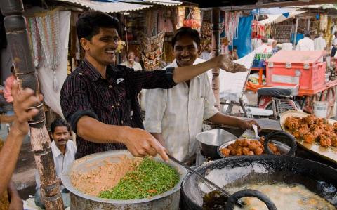 Thành phố Jaipur (Ấn Độ) xếp ở vị trí thứ 4 trong danh sách những thành phố có nền ẩm thực ngon và phong phú nhất thế giới, với một loạt những món ăn ngon và hấp dẫn.