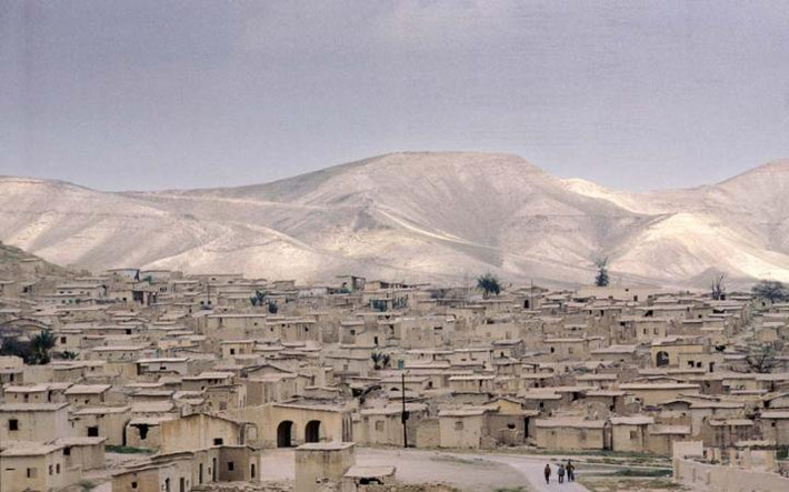 1. Thành phố Jericho nằm gần sông Jordan ở bờ Tây thuộc lãnh thổ Palestine được đánh giá là thành phố có người ở liên tục lâu đời nhất thế giới. Các chuyên gia đã tìm thấy nhiều hài cốt trong hơn 20 khu định cư ở đây, cổ nhất có niên đại khoảng 11.000 năm trước, tức năm 9000 TCN. Đây là một trong số những thành phố cổ xưa nhất thế giới, được nhiều người biết đến.