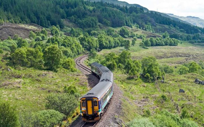 Hành trình từ Venice tới London bằng tàu hỏa là một trải nghiệm vô cùng thú vị. Venice Simplon-Orient-Express cung cấp cho hành khách chuyến hành trình lãng mạn và phiêu lưu nhất thế giới cùng với những dịch vụ xa xỉ.