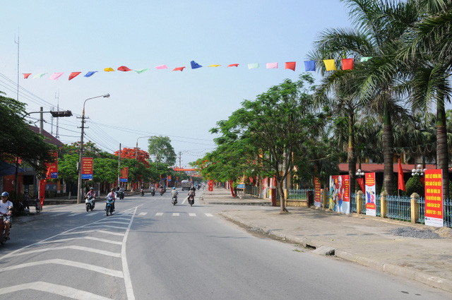 3. Cả nhà làm quan huyện ở An Dương, Hải Phòng Dư luận tại huyện An Dương, TP Hải Phòng đã từng bàn tán về việc gia đình ông Nguyễn Trường Sơn - Ủy viên Thường trực Huyện ủy, Phó Chủ tịch Thường trực UBND huyện An Dương - có nhiều người giữ các chức vụ quan trọng trong bộ máy lãnh đạo huyện này.
