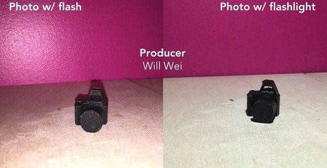 Ảnh chụp sẽ đẹp hơn nếu không dùng đèn flash trên iPhone. Thay vào đó, bạn nên dùng nguồn sáng khác, chẳng hạn đèn pin trên smartphone của người khác. Bức ảnh trên đây cho thấy sự khác biệt.