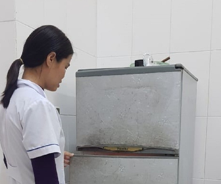 Sáng 31/12/2019, Cơ quan CSĐT Công an tỉnh Thái Bình đã khai quật và khám nghiệm tử thi nạn nhân để điều tra vụ việc. Kết quả khám nghiệm tử thi đã phát hiện chất độc xyanua trong phủ tạng nạn nhân N.T.H, nữ cán bộ điều dưỡng Bệnh viện Phổi tỉnh Thái Bình đột tử tại bệnh viện. Ngày 3/1, Cơ quan CSĐT Công an tỉnh Thái Bình ra Quyết định khởi tố bị can, bắt tạm giam đối với Lại Thị Kiều Trang để điều tra hành vi có dấu hiệu phạm tội “Giết người” được quy định tại Điều 123 Bộ luật hình sự.