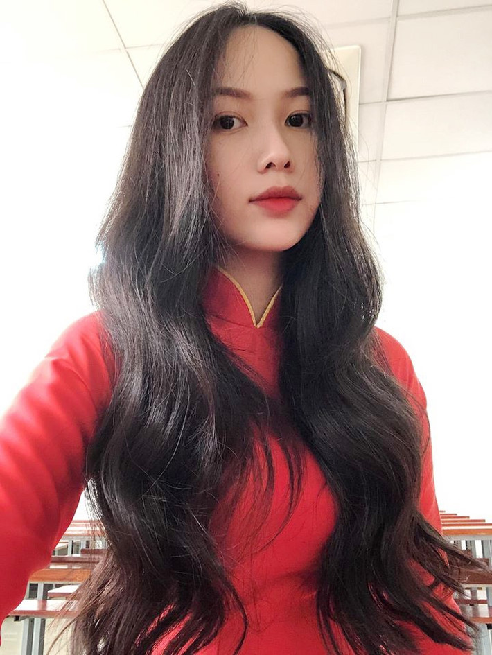 Phương Quỳnh hiện là sinh viên Đại học Tài chính - Marketing (TP.HCM). Trên trang cá nhân, cô gái sinh năm 2000 chia sẻ thông tin đi thi nhan sắc và nhận được lời chúc mừng từ bạn bè, người thân.
