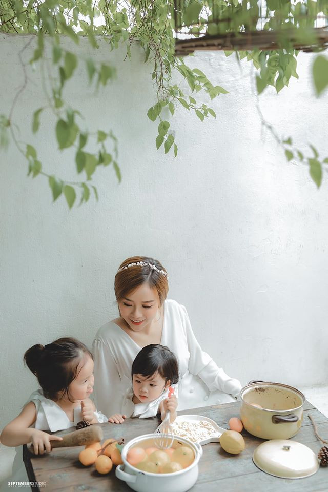 Bà mẹ trẻ cũng tuyên bố sẽ làm tất cả để bảo vệ hai con: "Người ta sẵn sàng làm mọi thứ để đạt được mục đích của họ, cho dù là những chuyện tồi tệ nhất, mami cũng sẵn sàng, nhưng là sẵn sàng bảo vệ và yêu thương 2 con bằng mọi giá".