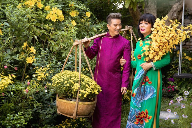 "Đặc sản" của đôi bạn thân này chắc chắn không thể thiếu được những khoảnh khắc lầy lội mà chắc chỉ có Vũ Hà và Đàm Vĩnh Hưng mới dám chịu chơi.