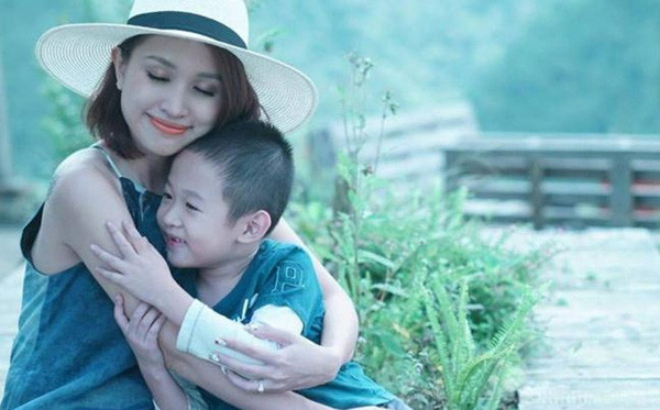 Cô nhận được sự chúc phúc từ con trai nhỏ. Thanh Vân Hugo mong chờ một đám cưới vào năm sau.