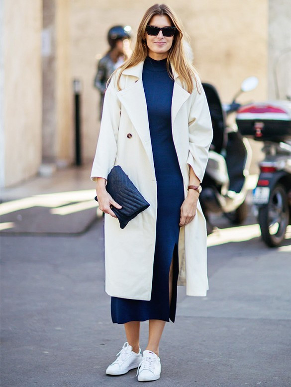 Bạn có thể chọn cách mix cùng váy midi và áo trendcoat nếu sở hữu vóc dáng cao ráo.