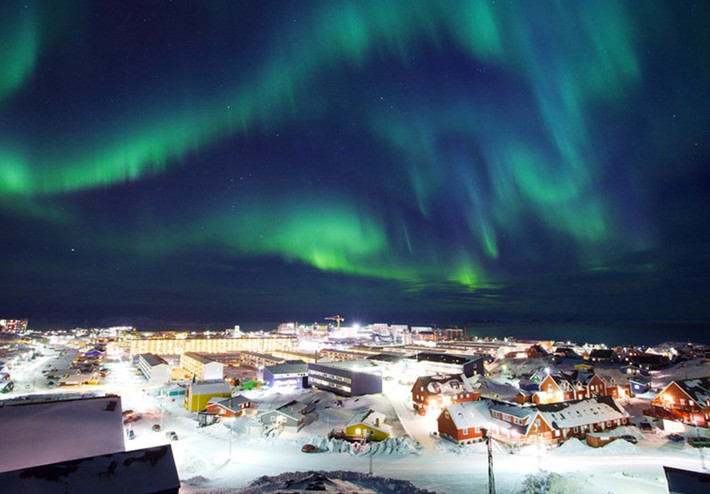 Thị trấn Longyearbyen nằm ở vị trí đặc biệt bởi người dân có thể không nhìn thấy ánh sáng mặt trời trong suốt nhiều tháng và chỉ sống trong bóng tối.