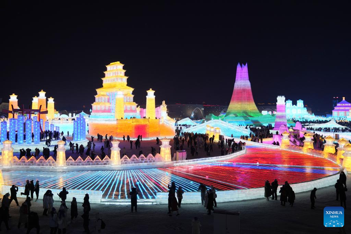 Đây là một trong bốn lễ hội băng tuyết lớn nhất thế giới cùng với Festival Tuyết Sapporo, Carnival Mùa đông Thành phố Québec và Festival Trượt tuyết tại Na Uy. Ảnh: Xinhua.