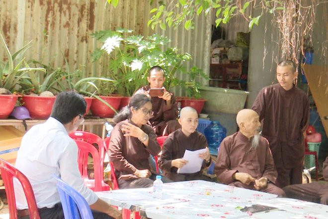 Ngày 12/5, Công an tỉnh Long An đã ra quyết định khởi tố bị can và bắt tạm giam Cao Thị Cúc (SN 1960), ngụ ấp Lập Thành, xã Hòa Khánh Tây, huyện Đức Hòa, tỉnh Long An. Cao Thị Cúc là chủ của khu đất, nơi có căn nhà được ông Lê Tùng Vân tự xưng là Tịnh thất Bồng Lai - Thiền am bên bờ vũ trụ. Bị can Cúc bị khởi tố về tội “Lợi dụng quyền tự do dân chủ xâm phạm lợi ích của Nhà nước, tổ chức, cá nhân”.