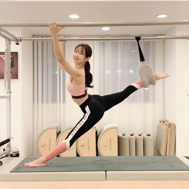 Ngoài ăn uống khoa học, Hyun Kyung còn chăm chỉ tập luyện với các bài tập như Pilates, Plank, Yoga... để giữ gìn vóc dáng.