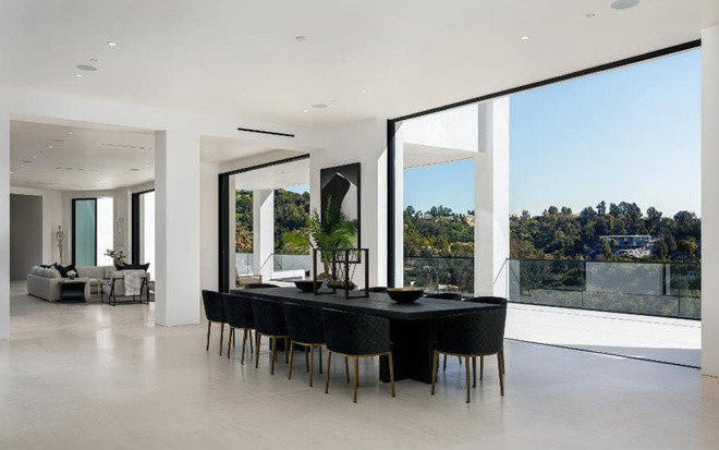 Căn biệt thự rộng đến 3.716 m2.