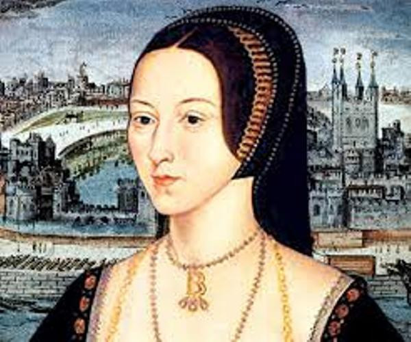 Do vấp phải sự phản đối từ Vatican nên vua Henry VIII tuyên bố tách giáo hội Anh ra khỏi giáo hội công giáo La Mã. Theo đó, ông hoàng nước Anh ly hôn hoàng hậu Catherine xứ Arago. Không lâu sau, ông cưới và phong tước hoàng hậu cho Anne Boleyn vào năm 1553.