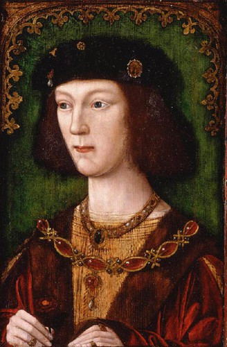 Trong suốt 38 năm trị vì nước Anh, Vua Henry VIII luôn "thèm ăn". Mỗi ngày, ông hoàng này tiêu thụ khoảng 5.000 calo gồm nhiều món thịt và rượu vang đỏ. Từ một chàng trai khỏe mạnh, Vua Henry VIII dần tăng cân mất kiểm soát.