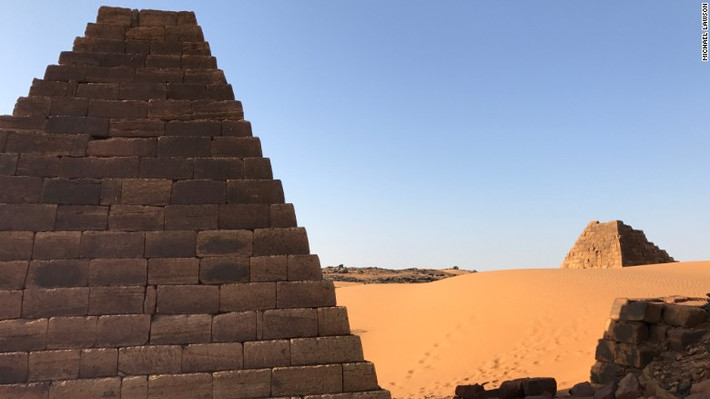 Vua của Vương quốc Kush được gọi là các Pharaoh đen.