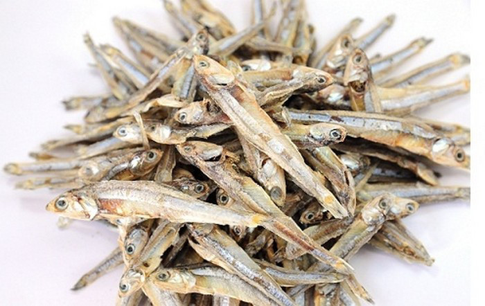 Cá khô rim chua ngọt: Nguyên liệu của món cá khô này gồm cá khô, chanh, ớt, tỏi, nước mắm, đường, gia vị… Ảnh: Báo mới.