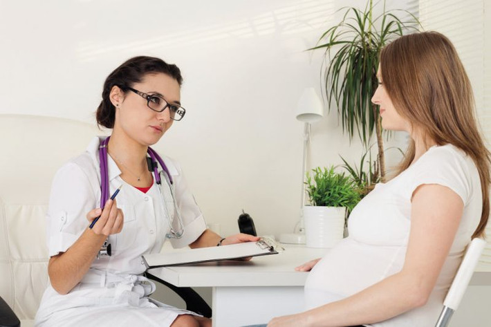 Những người có tiền sử bị cao huyết áp, phụ nữ có thai không nên áp dụng những bài thuốc này. Ảnh: Sức khỏe thời đại.