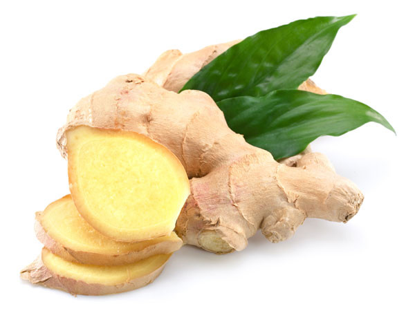 Bài thuốc 3: Dùng khoảng 3 lát gừng tươi, cỏ mực 20g, mã đề 16g, hoạt thạch 12g, cam thảo 6g. Ảnh: Báo mới.