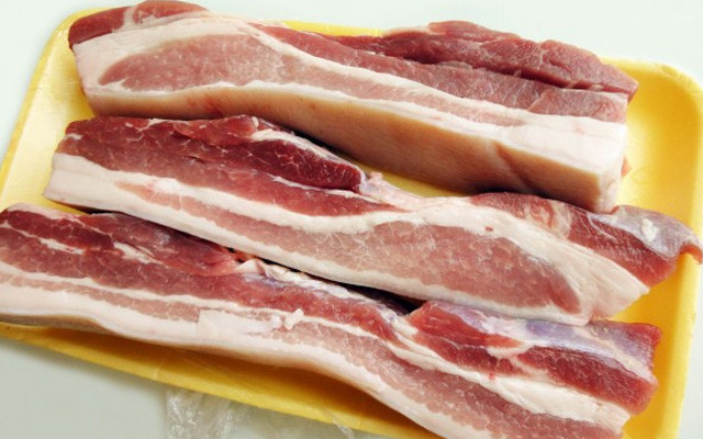 Thịt ba chỉ: Đây là phần thịt bụng của con lợn. Sở dĩ có tên là ba chỉ hay ba rọi vì miếng thịt gồm các lớp thịt, mỡ, thịt, mỡ xen lẫn xếp lớp lên với nhau.
