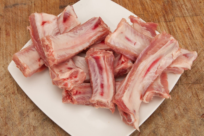 Sườn non: Sườn non là phần xương sườn nhỏ, xương dẹt, nhiều thịt, ít xương, thường có sụn.