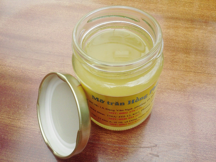 Trong dân gian người ta còn lấy mỡ trăn rang cơm để trị chứng hen suyễn. Ảnh: Blogsuckhoe.
