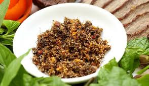 Theo kinh nghiệm của người dân Tây Nguyên, kiến vàng có tác dụng làm giảm lượng đường trong máu, giúp ngăn ngừa và giảm bệnh tiểu đường.
