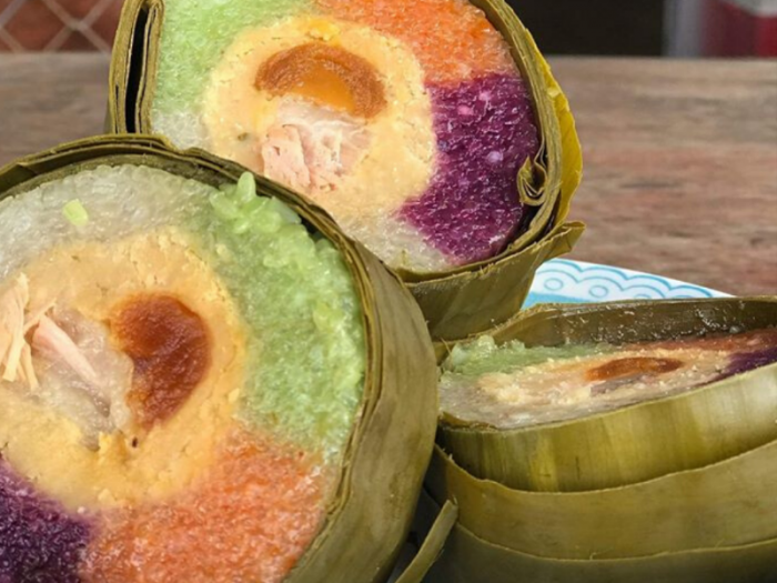 Bánh Tét Trà Cuôn là một trong những đặc sản nổi tiếng của Trà Vinh, đây là loại bánh tét trứ danh được chính tay người Trà Cuôn tạo ra và cũng là một món ăn truyền thống không thể thiếu trong dịp tết của người dân nơi đây.