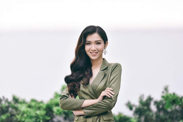 Không chỉ là gương mặt khả ái, người đẹp chuyển giới sinh năm 1996 còn gây ấn tượng với vóc dáng mảnh mai, cách ăn mặc gợi cảm.
