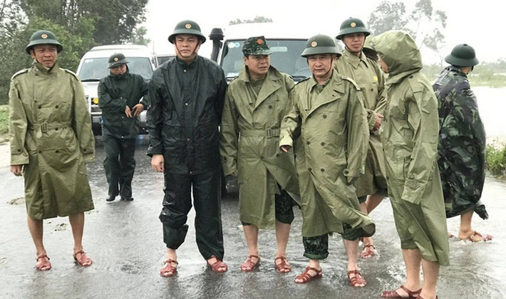 Tối ngày 15/10, lực lượng cứu hộ Sở chỉ huy tiền phương đã tìm thấy 13 thi thể của đoàn công tác gặp nạn hôm 12/10 tại tiểu khu 67, huyện Phong Điền, tỉnh Thừa Thiên – Huế khi đang trên đường vào hiện trường vụ sạt lở Thủy điện Rào Trăng 3. Trong số các nạn nhân được tìm thấy có thiếu tướng Nguyễn Văn Man, Phó tư lệnh Quân khu 4.