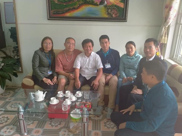 Người dân nể phục trước tấm lòng thiện nguyện của ông Đoàn Ngọc Hải khi liên tục chở bệnh nhân miễn phí từ bệnh viện về các tỉnh xa xôi bất kể ngày đêm.